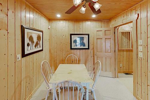 Lake Lure Waterfront At Rumbling Bald With Docks, Views And Use Home