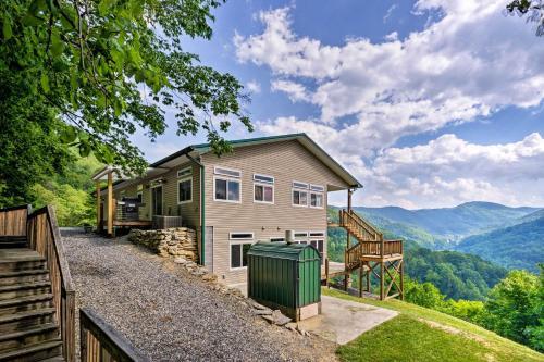 Private Blue Ridge Home With Mountain Views And Hot Tub