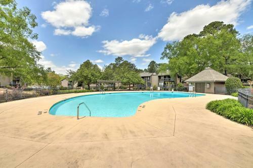 Apartamento Lakeview Condo With Resort Pool 2 Mi To Golf!