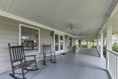 Remodeled Pittsboro Farmhouse On 220 Acres!