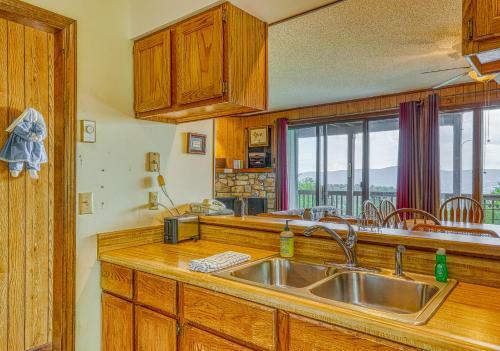Skyleaf Villa 801