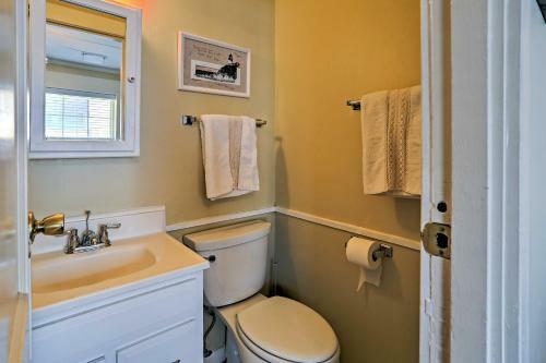 Spacious Sunset Beach Home - Walk To Beach And Pier!