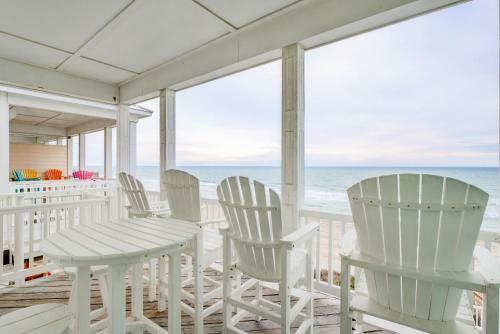 New Listing! Oceanfront Oasis With Sparkling Pool Townhouse
