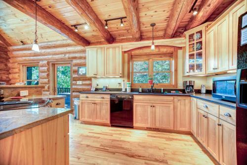 Mountain Heritage Lodge