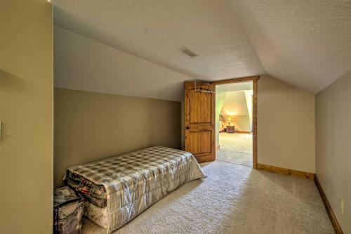 Tryon House With Hot Tub - Near Equestrian Centers!