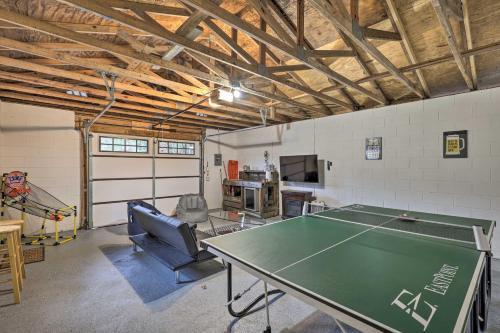 Hot Tub And Fire Pit At Blue Ridge Bungalow!