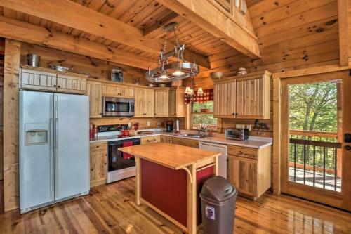 Summits End Hideaway With Grill And Hot Tub!