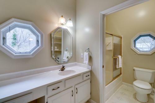 2 Bed 2 Bath Vacation Home In Whittier I