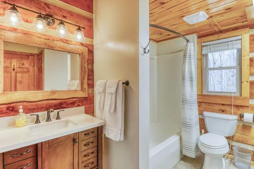 2 Bed 2 Bath Vacation Home In Whittier