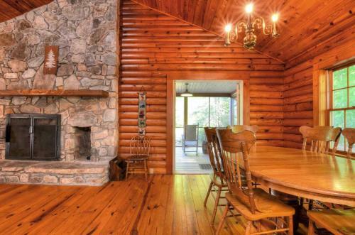 Rippling Waters Lodge Cabin