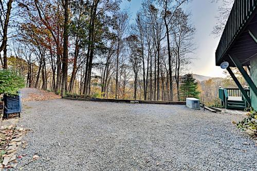 Private Mountain-view Home Near Skiing, Golf, Lake Home