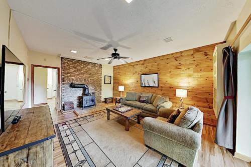 Private Mountain-view Home Near Skiing, Golf, Lake Home