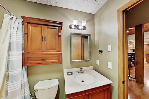 Private Mountain-view Home Near Skiing, Golf, Lake Home