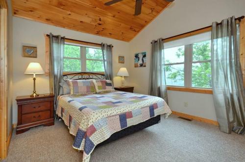 Beautiful Mountain Cabin With Cottage! Home