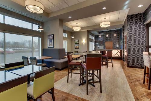 Hotel Drury Inn & Suites Columbus Polaris