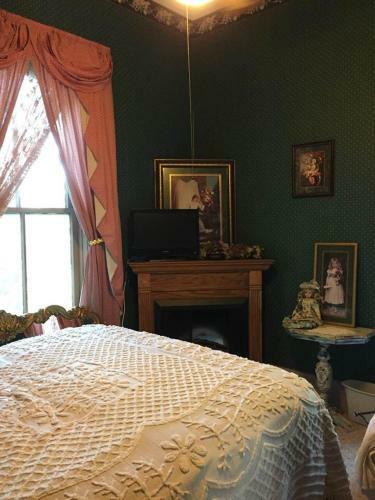 Bed & Breakfast 1873 Victorian Rose