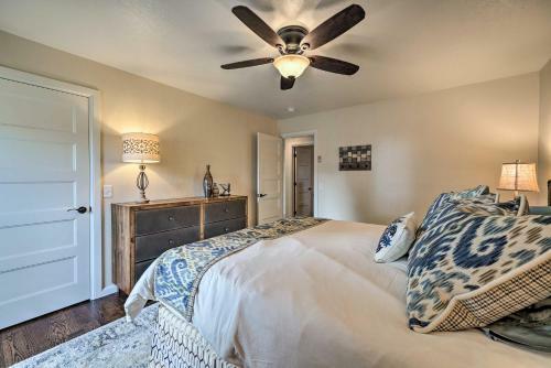 Casual Yet Elegant, Spacious Nw Oklahoma City Home