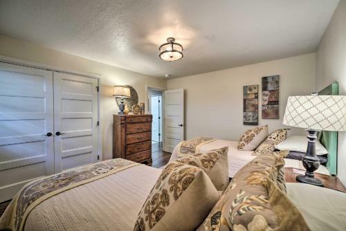 Casual Yet Elegant, Spacious Nw Oklahoma City Home