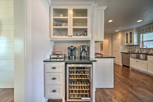 Casual Yet Elegant, Spacious Nw Oklahoma City Home