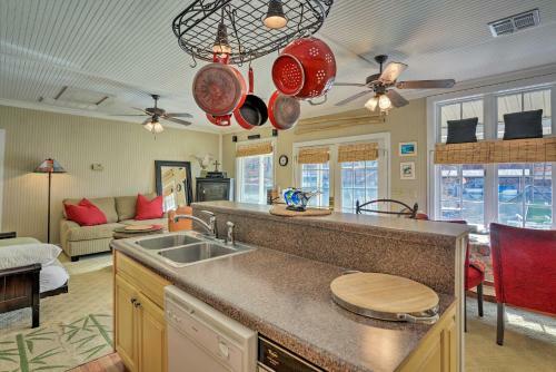 Floating Cabana Exotica On Grand Lake With 2 Docks!
