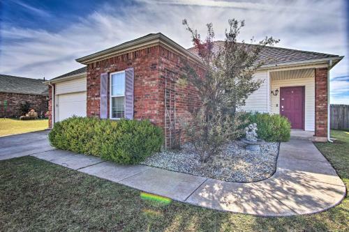 Okc Home Less Than 10 Mi To Myriad Botanical Gardens!