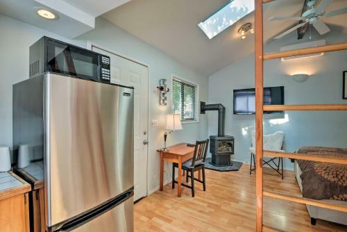 Cottage With Fireplace, Walk To Downtown Ashland
