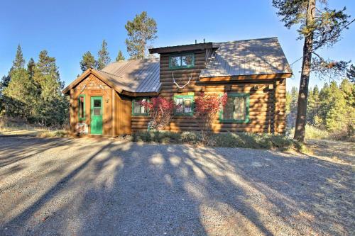 Private Log Cabin In Bend With Deschutes River View!