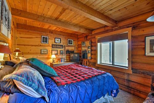Private Log Cabin In Bend With Deschutes River View!