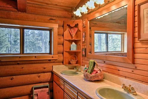 Private Log Cabin In Bend With Deschutes River View!