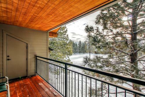 Apartamento Bend Condo With Deck, Resort-style Amenities And Views!