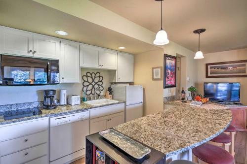Apartamento Bend Condo With Deck, Resort-style Amenities And Views!