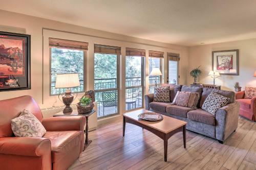 Apartamento Bend Condo With Deck, Resort-style Amenities And Views!