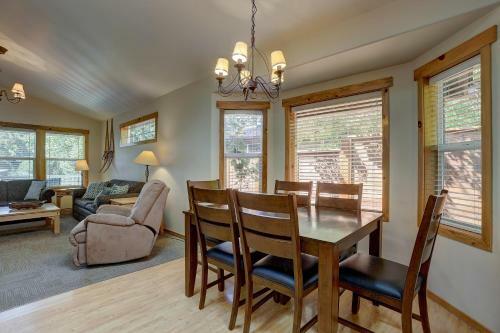 Huckleberry Cottage