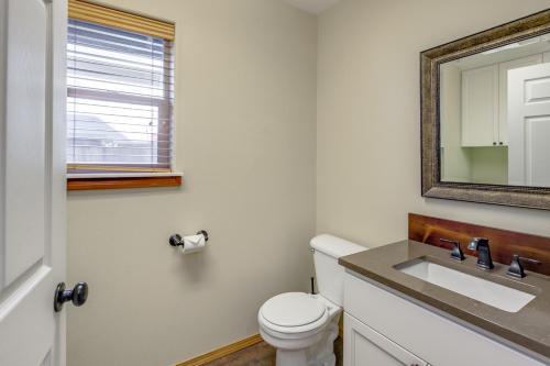 Lovely Bend Retreat With Private Patio & Firepit Home