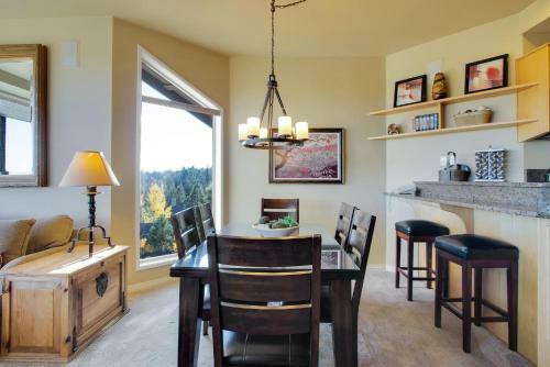 River Ridge Two-bedroom Condos