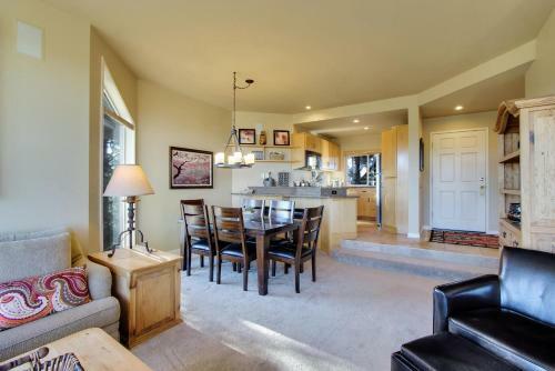 River Ridge Two-bedroom Condos
