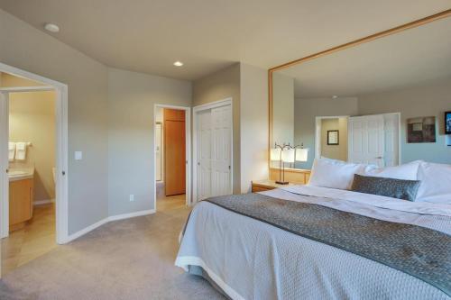 River Ridge Two-bedroom Condos