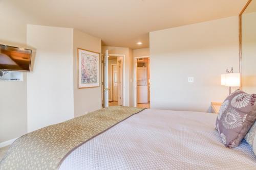 River Ridge Three-bedroom Condos