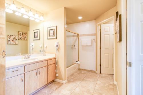 River Ridge Three-bedroom Condos