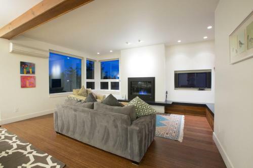 The Golden Zone Home