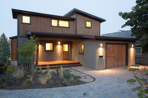 The Golden Zone Home
