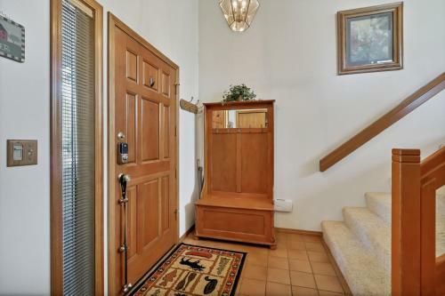 8 Crag Lane Home