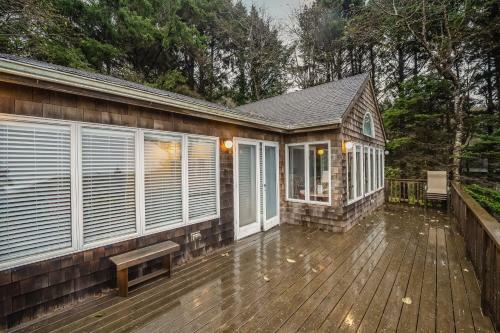 Secluded Cannon Beach Escape
