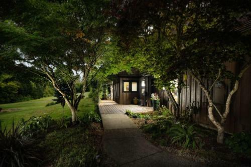The Brookside Inn Manor