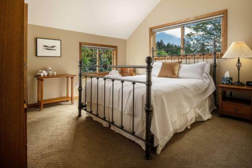 The Brookside Inn Manor