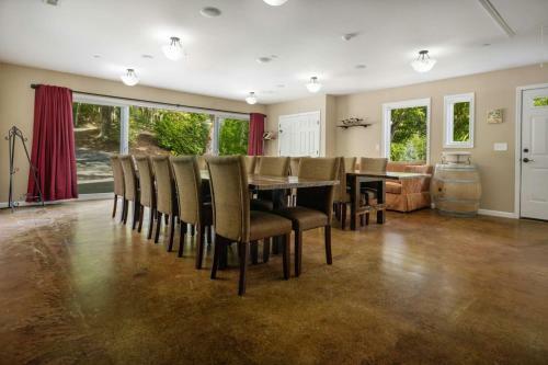 The Brookside Inn Manor