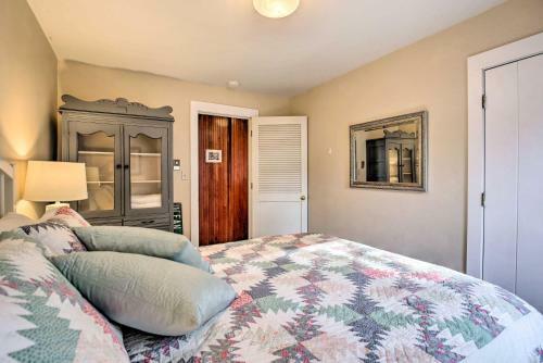 Oceanside Hideaway With Garden - Walk To The Beach!