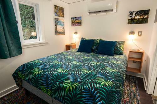 New Secluded Patio Cottage Right By All The Action!
