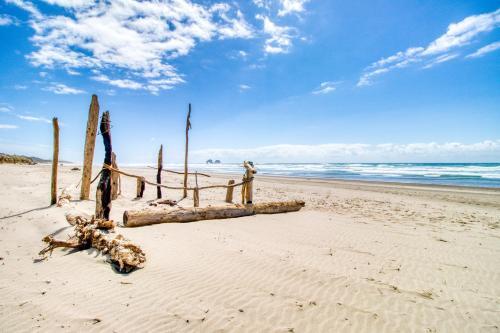 Rockaway Beach Comfy Retreat