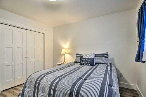 Modern Retreat Less Than � Mi From Rockaway Beach!